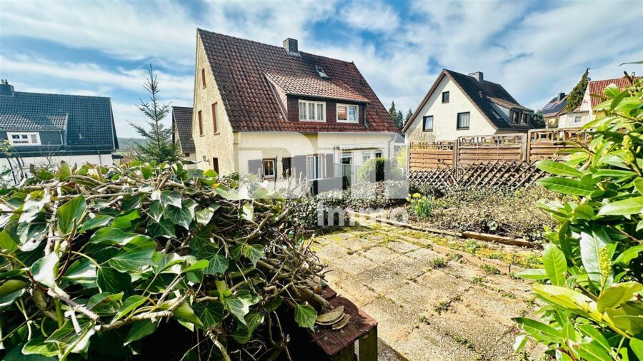 (R)eserviert!Sanierungsimmobilie in hervorragender Wohnlage mit viel Potential - Gartenbereich / Terrasse 2